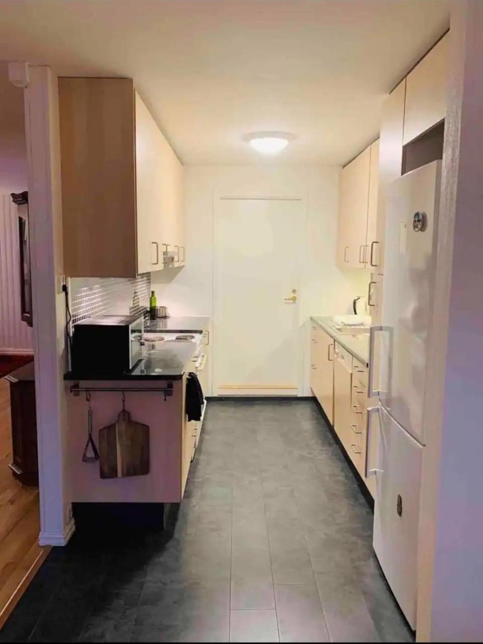 Miracle Tromso, Cozy Double Bed Private Room In A Shared Apartment With Stunning Tromso Views Esterno foto