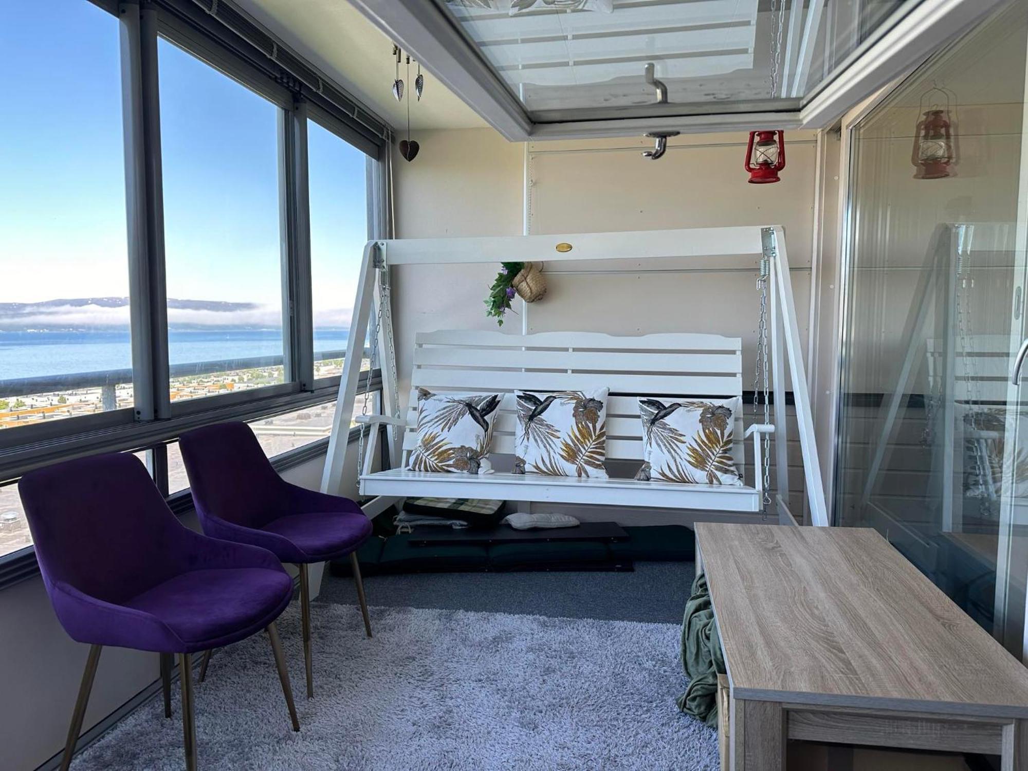 Miracle Tromso, Cozy Double Bed Private Room In A Shared Apartment With Stunning Tromso Views Esterno foto