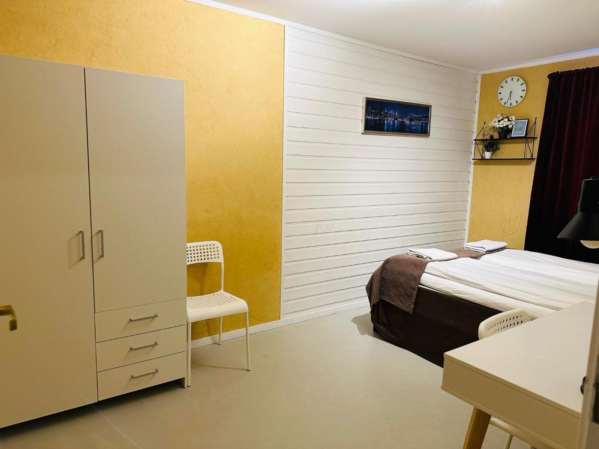 Miracle Tromso, Cozy Double Bed Private Room In A Shared Apartment With Stunning Tromso Views Esterno foto